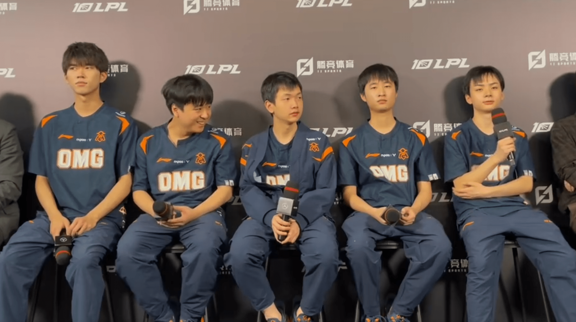 meiko梦游被队友炸死,赛后走a评价乌兹!_uzi_战队_波比