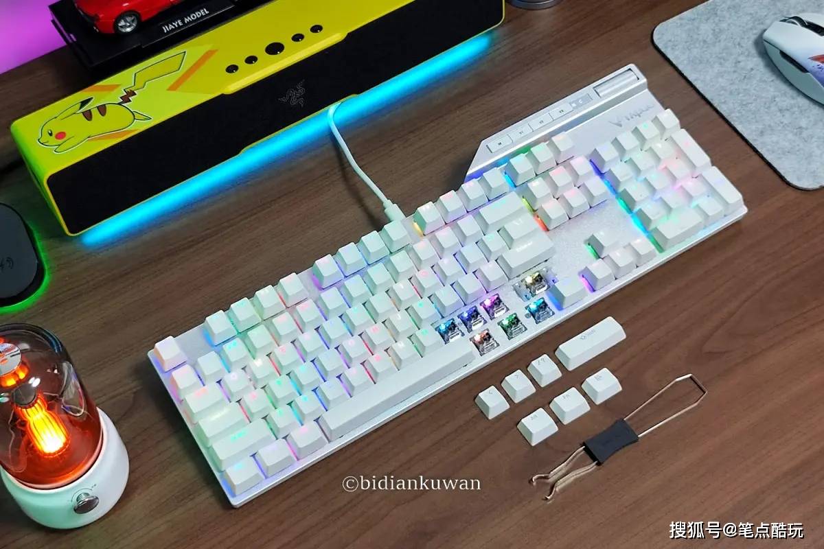 104键热插拔rgb:雷柏v700diy机械键盘亲测_白轴_银轴_办公