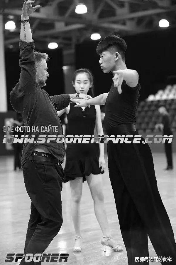 恭贺我校中德北艺杜尚冉&王香怡两位同学考入北京舞蹈学院!