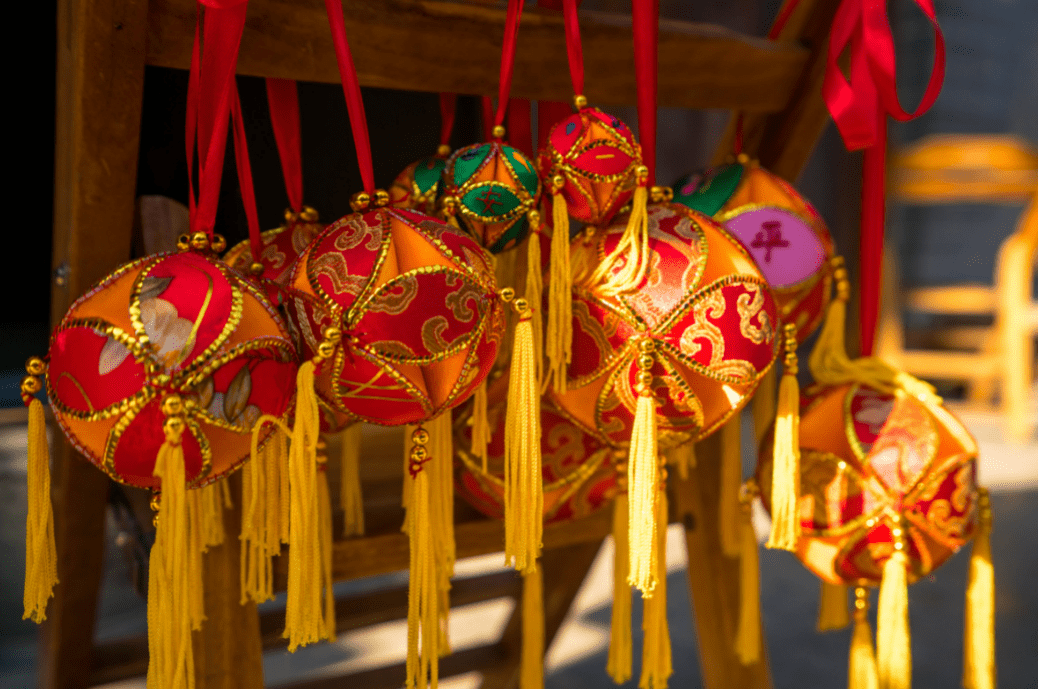 壮族绣球:十二瓣的浪漫,一年四季的爱恋_图案_男女_文化