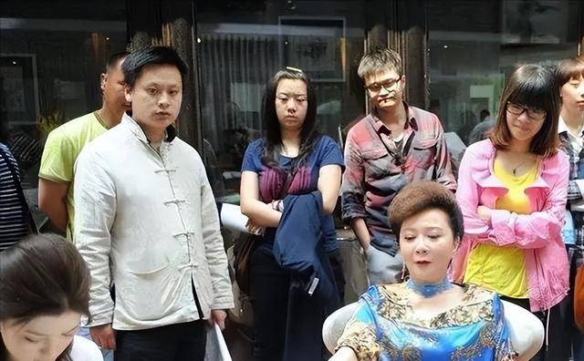 原来他是蔡明的儿子,隐藏34年,难怪不愿意公开!_父母_丁秋星_因为