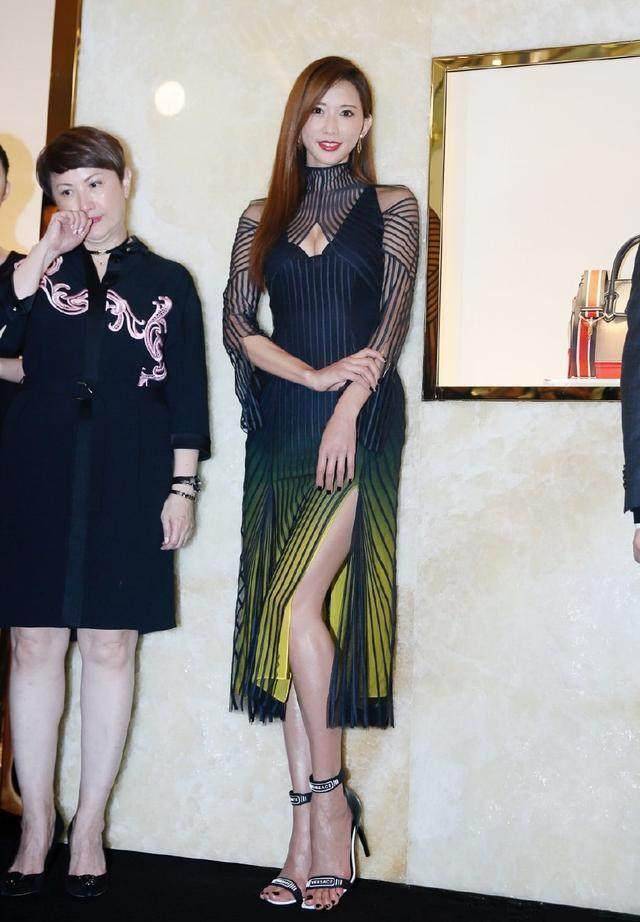 刘涛和林志玲穿同样的衣服差距太明显了,贵妇与村姑_显得_裙子_很漂亮