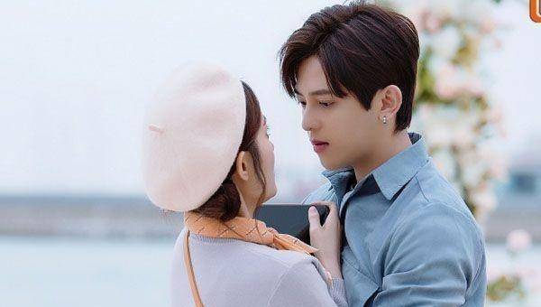 符龙飞演技不俗,分饰两角,程浩高冷陆鸿渐萌贱_附体_彗星_黑暗