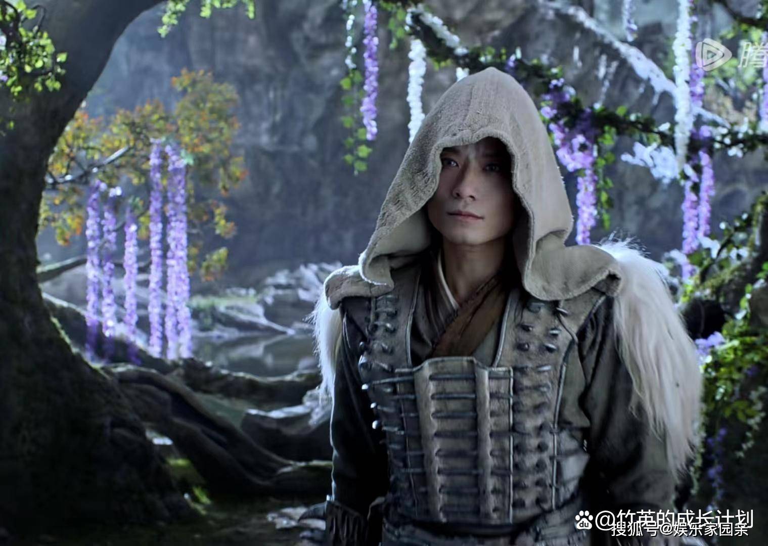 《玉骨遥》时影对冰族智者的身份没有猜错,其实他在第一集就出现_星尊