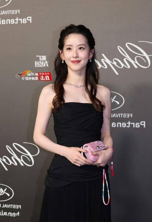 章泽天越来越有阔太范!