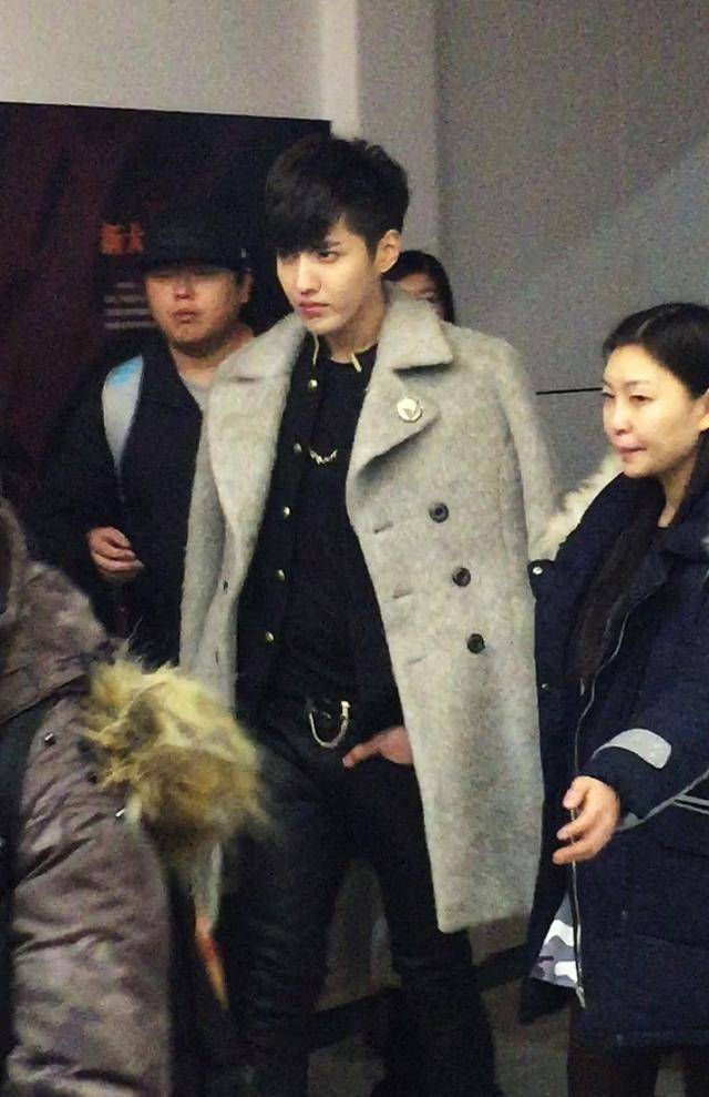 "归国四子"感情观:鹿晗担当,黄子韬嘴硬,张艺兴感觉啥都不懂_徐艺洋