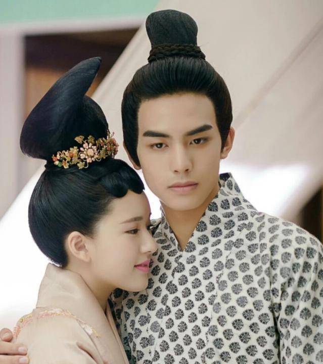 播出两年,赵露思,白鹿作品不断,吴佳怡被于正力捧_剧中_角色_许凯