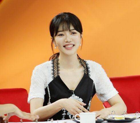 《我家小两口》开播,李维嘉大张伟继续当观察员,为何不见刘欣然_节目