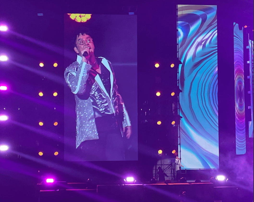 72岁谭咏麟自曝病倒,5天暴瘦15斤,晒自拍面容憔悴引人担忧_演唱会