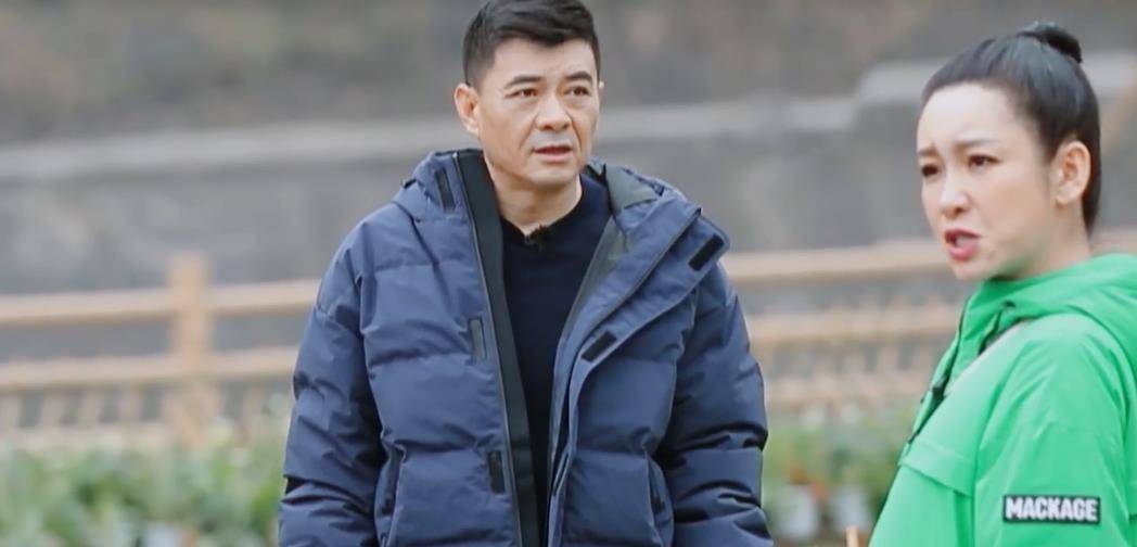 周捷跟邹凯吵架冷战,训老公如同训儿子,秦海璐嘟嘴卖萌惹人厌_衣服