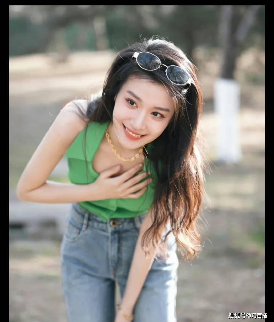 24岁和17岁之间仿佛没有年龄差一样,如果你是王楚然的颜值粉,那你真的