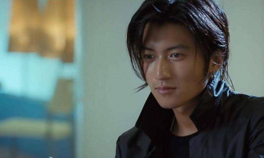 谢霆锋钟爱"姐姐辈",爱过六个女人都比他大,最后却被王菲征服_谢贤