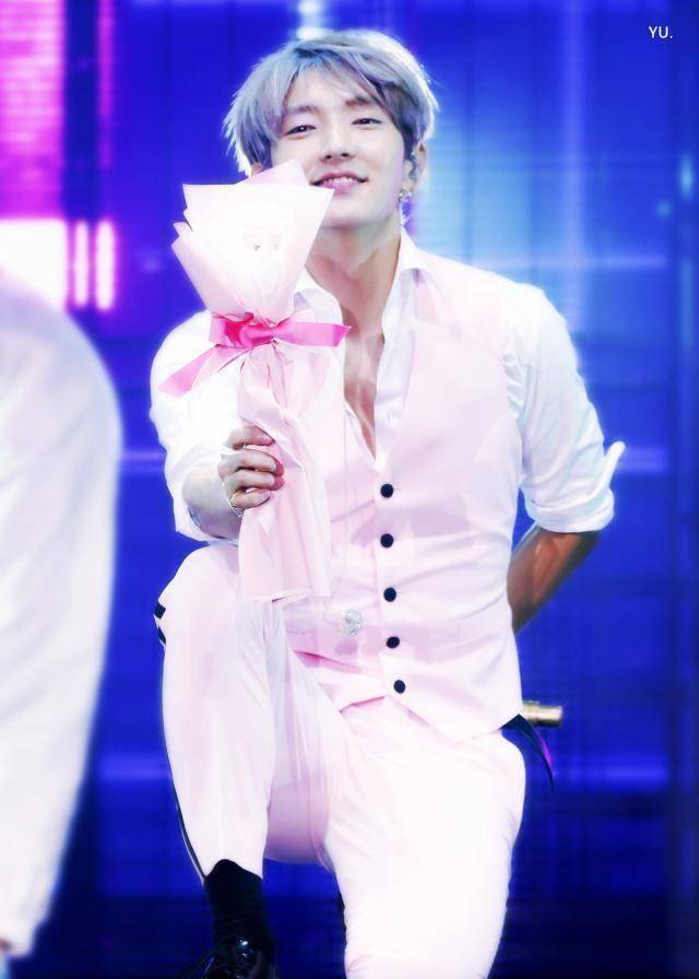 「银幕情侣」李准基朴河宣,爱如果重来不必再低到尘埃_泰山_爱情_two