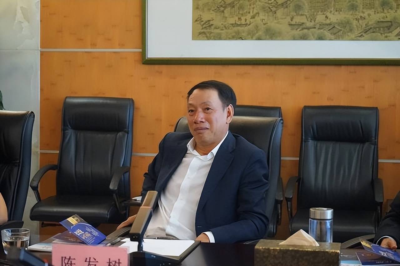 福建牛散陈发树,投紫金矿业赚3百多亿,投隆基绿能又赚近百亿_时候