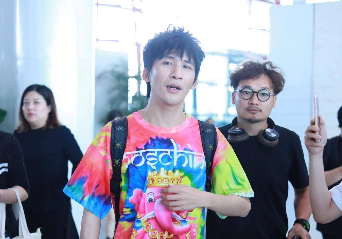 大张伟禁播歌曲_大张伟 的人生经历 摇滚乐 发展历程