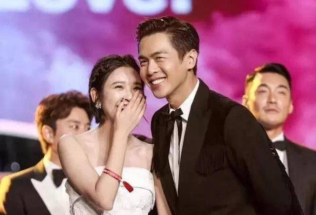 30岁马思纯单身,30岁阚清子单身,她在30岁之前嫁给了爱情!