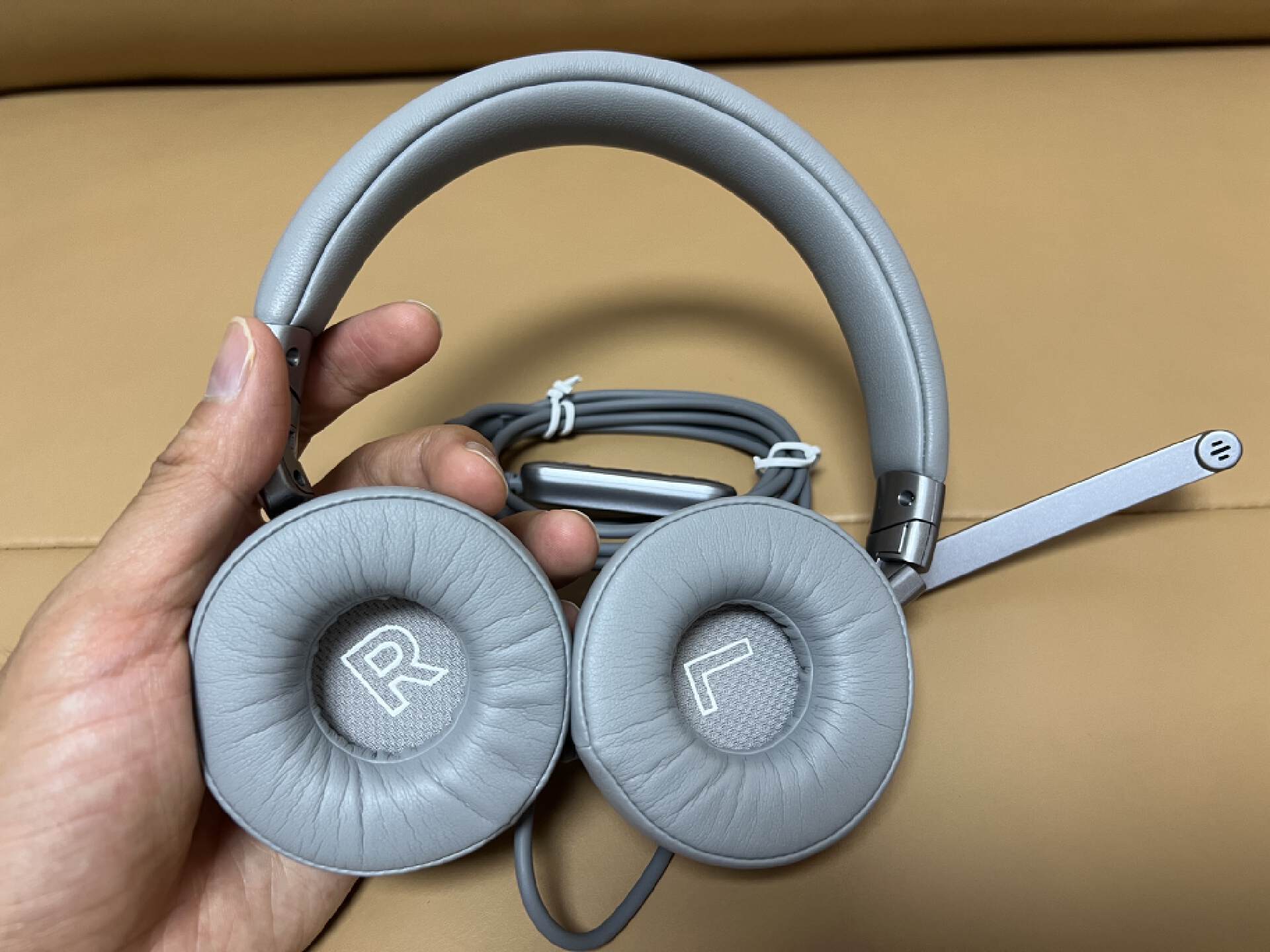 朴实无华,简单实用,thinkbook环境降噪会议耳机enc80_音乐_设计_包装