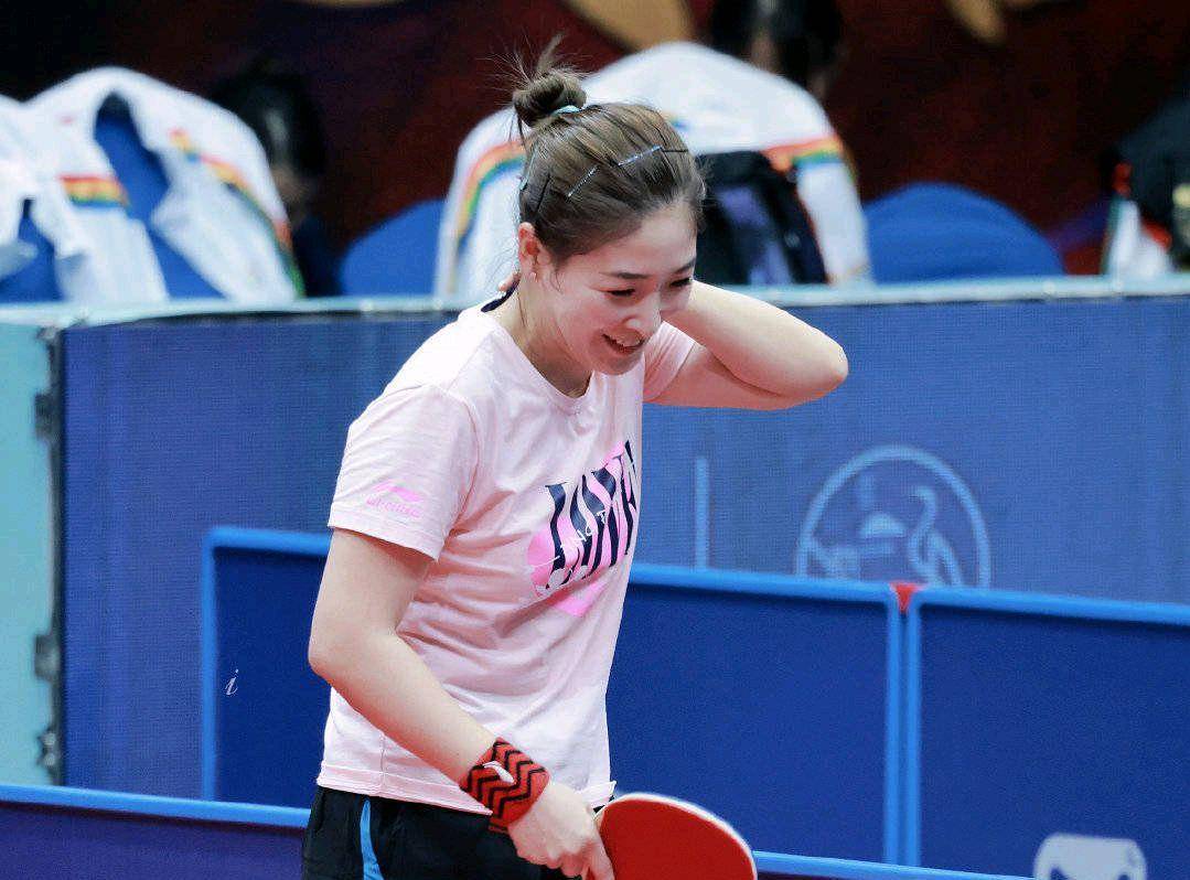 刘诗雯"大胜"对手,陈梦横扫对手,王曼昱险胜王艺迪_比赛_比分_正手