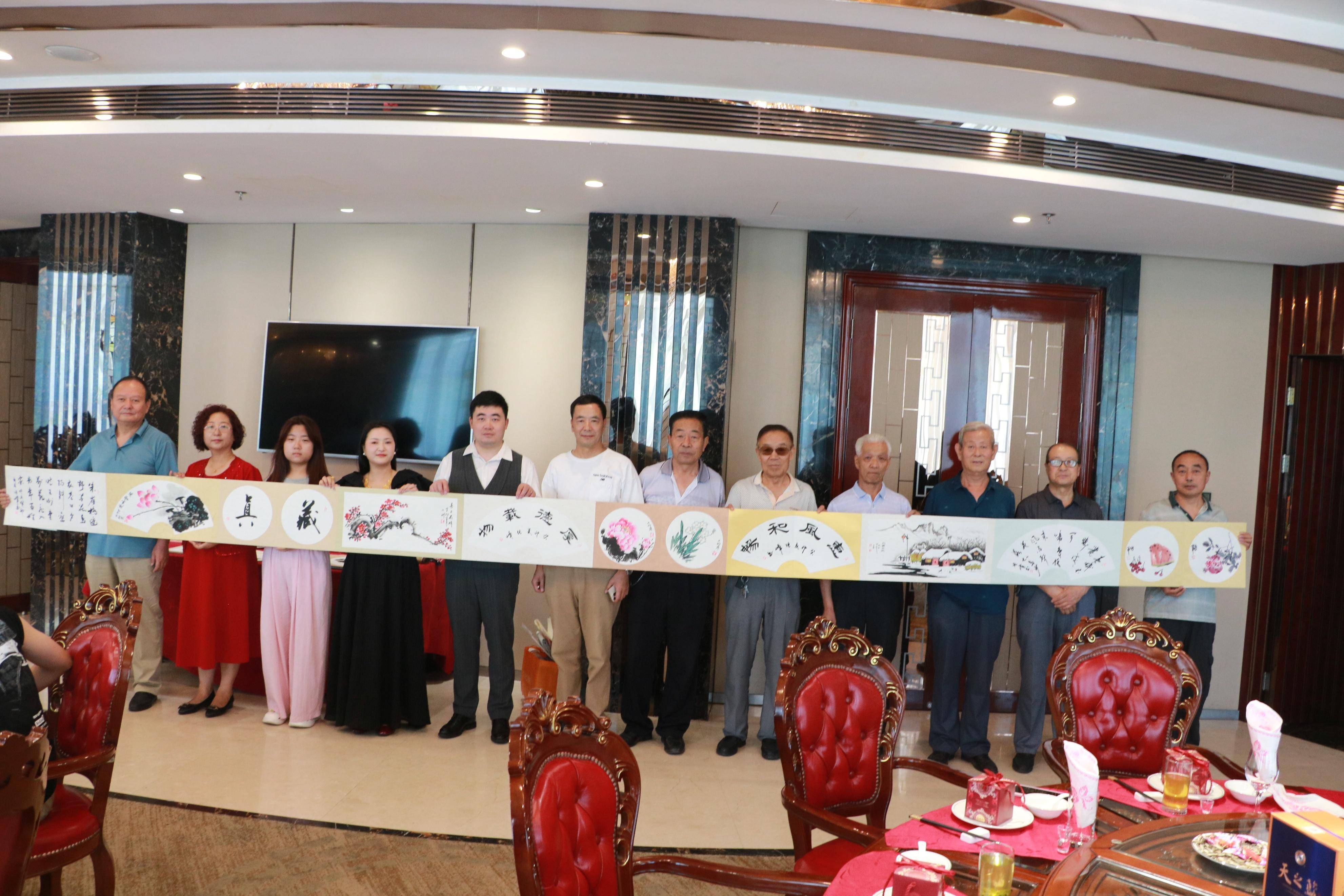 今天(7月16日农历五月二十九),我们在红泉大酒店为女儿王娇娇,女婿韩