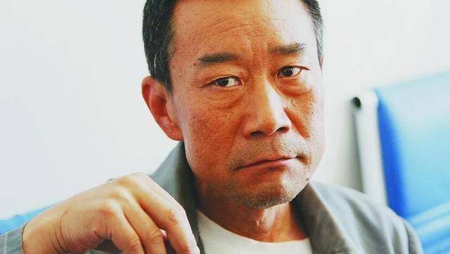 67岁李雪健状态憔悴,声带受损引观众担心,获奖无数却有两大憾事_事业