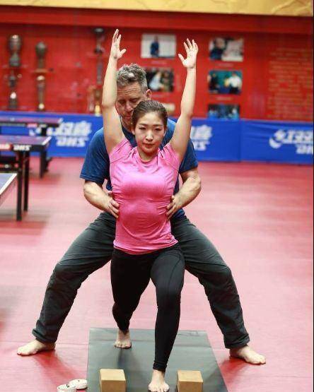 冠军对于刘诗雯现在很遥远了,年龄大了,体力跟不上了,可能刘诗雯唯一