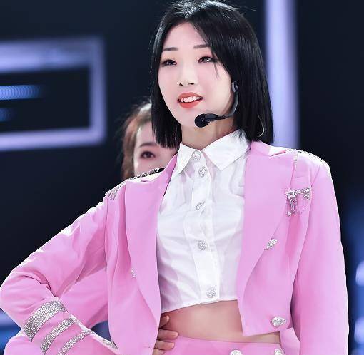 淘汰后,她顺利转型成为演员,男主角竟是王一博_偶像_吕小雨_选手