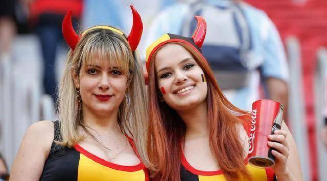 比利时双星闪击突尼斯2:1领先,胜负悬念不大,唯有欣赏女球迷_比赛