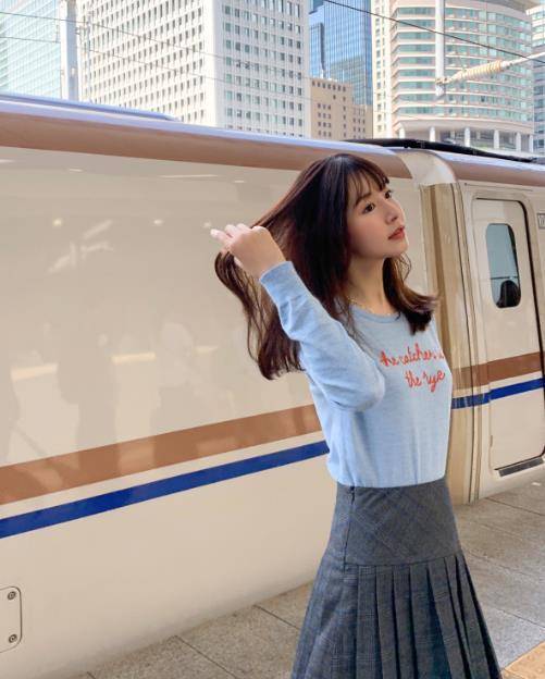 像之前的张子萱就因为自己与陈赫的感情经历多次受到网友们的嘲讽