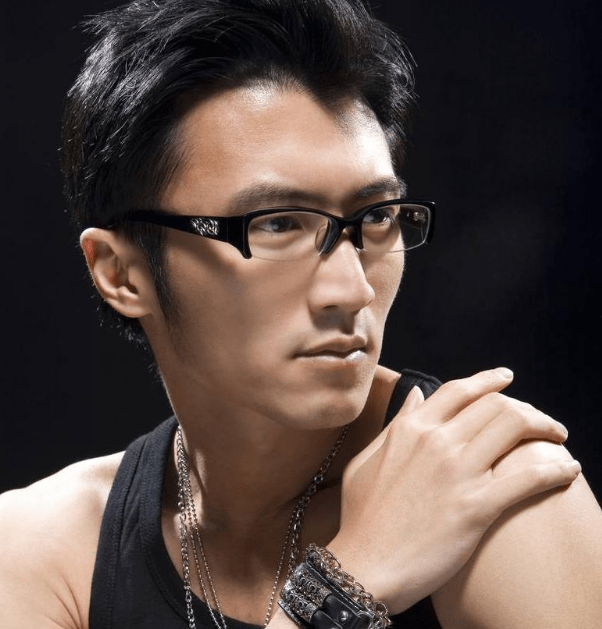 "顶包案"助攻周杰伦称霸乐坛,谢霆锋当年太厉害了,真离谱!