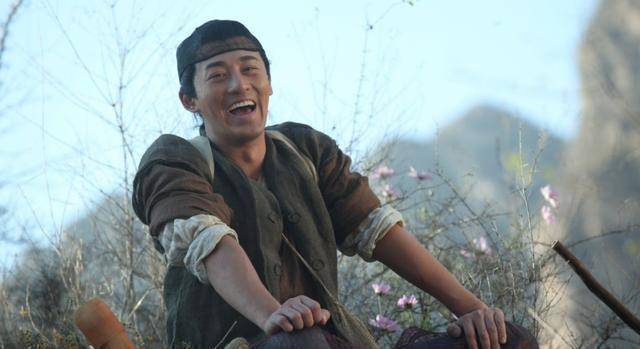 老年版《倚天屠龙记》引非议,张无忌看起来比紫衫龙王还老_王晶_剧中