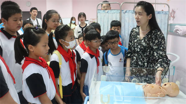 红心助苗 医路童行——盱眙县古桑中心小学赴南京医科大学开展健康