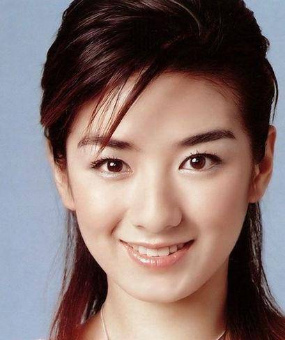 43岁黄奕以选手身份回归舞台,入行20年,手里的烂牌终于清洗_霍思燕