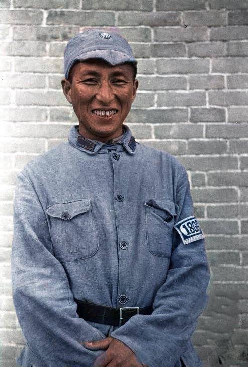 盘点我军不同历史时期的军帽_大檐帽_军服_全军