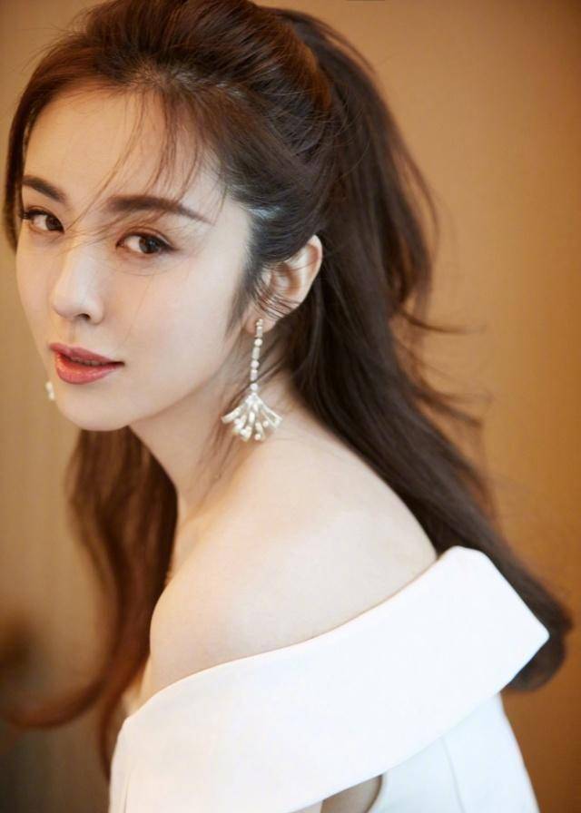 李保田的"女儿",黄磊的"妹妹",王晓晨演艺道路上的两个贵人_方依依