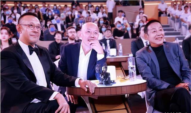 一提到陈道明,葛优,姜文那都是影帝级别的老戏骨了,可以说是一个比一