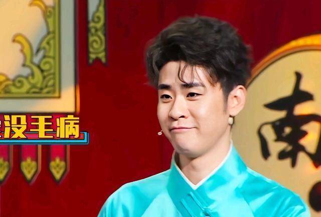 灵魂画家张云雷上线了,没少玩安迪的车,吃烤鸭看饿了_直播_时候_诗词