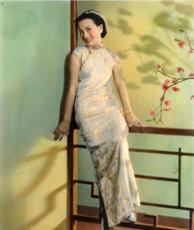 【旗袍装的周璇】这套老照片一共有1957张,为周璇个人长期珍藏,有303