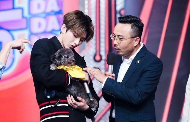 百分九组合爆红之后,蔡徐坤病了,陈立农病了,如今他也病了_范丞丞