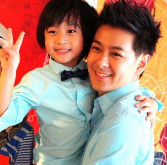 看到9岁kimi的近照,网友:换我我也不晒_节目_儿子_双胞胎