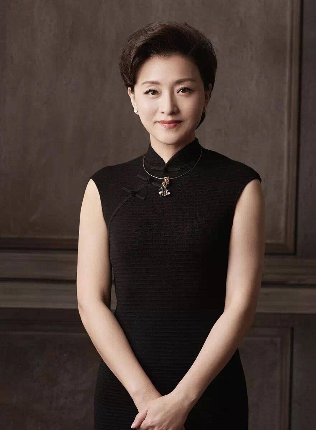 杨澜的睿智人生,和她生命中深爱的一个重要男人_谢国民_成功_电视