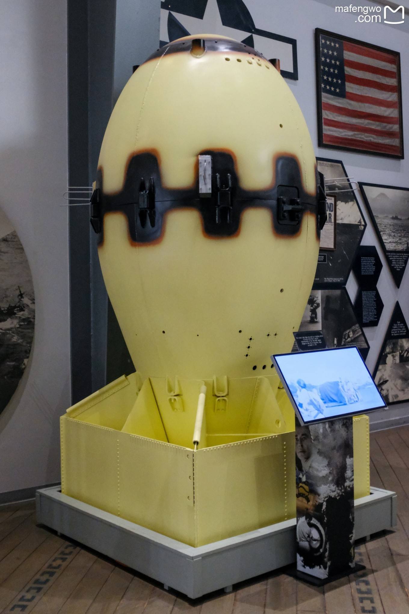 "象点燃了一千个太阳" ,8月初,"小男孩" 和"胖子" 分别击中 广岛 和