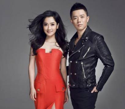 凤凰传奇玲花晒与曾毅健身照,大秀凹凸身材!