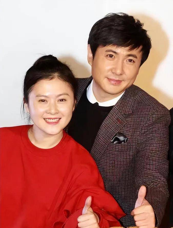 一次节目,主持人问沈腾和马丽:"你们这对银幕cp会不会散?