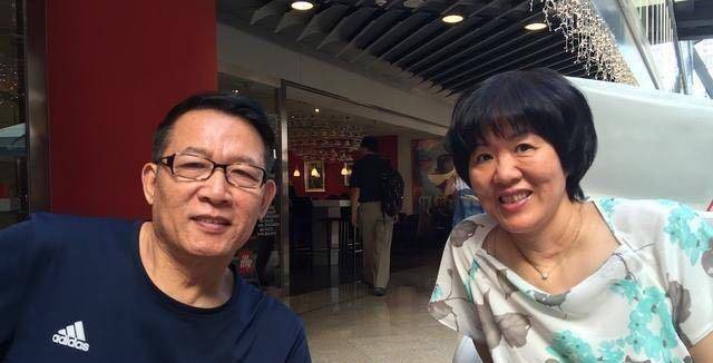 女排主教练郎平生活现状:勤俭节约模范,和丈夫穿低价情侣装_指导_中国