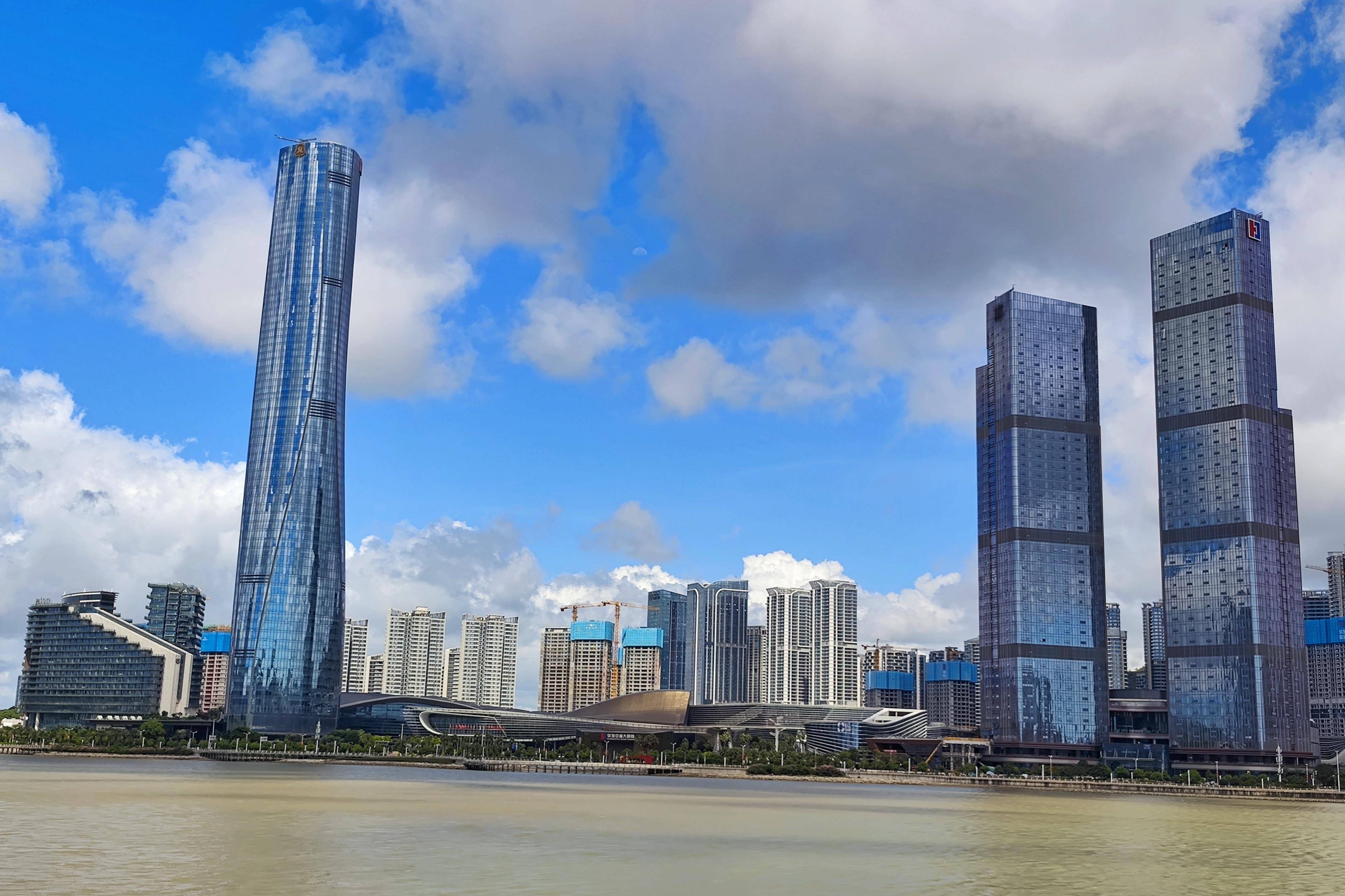 珠海国际会展中心:国内首屈一指的的大型会展综合体湾仔旅游码头:时尚