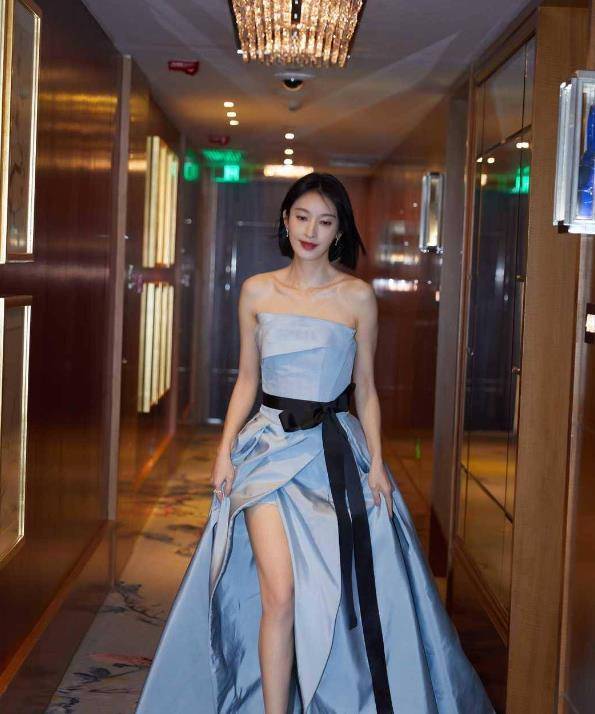 张一山拒绝与张俪搭戏,自嘲硬件条件不足,身坎高是过不去的