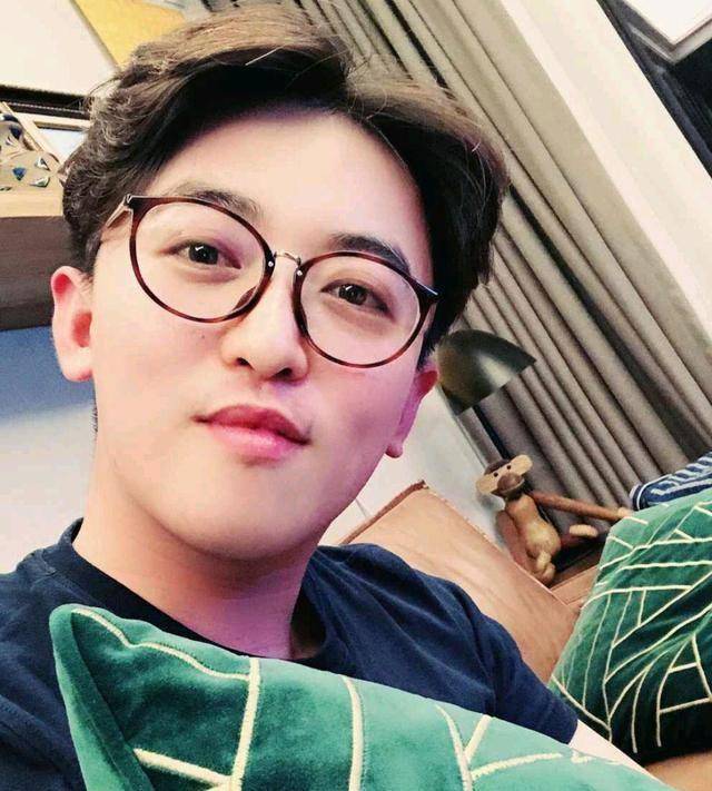 宋雨琦恋爱,被疑为爱强捧新人,他正式回应baby粉丝_姚译添_杨颖_游戏