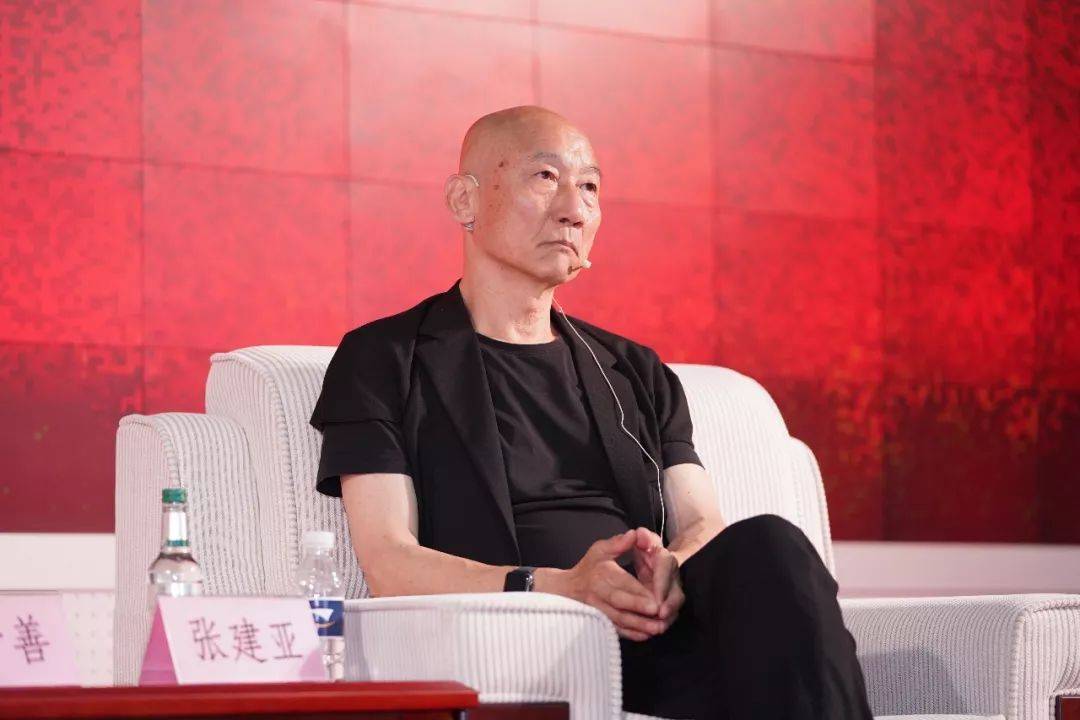 著名导演张建亚:与女星张瑜离婚后,现在人生状况怎样?