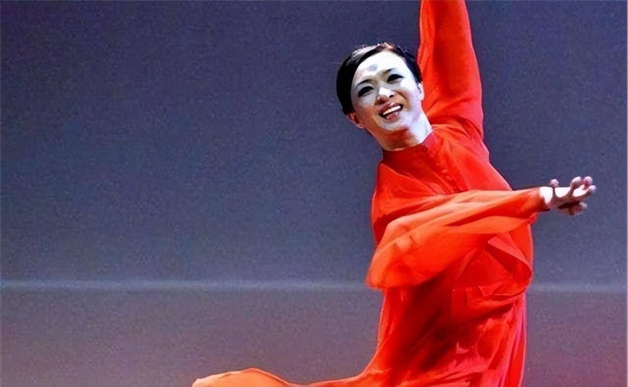 几年过去后金星接到了肯波琳的离婚电话,因为她怀孕了,打算和金星离婚