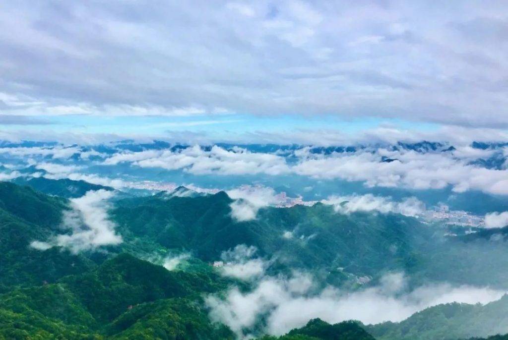 来，看看你拍的老君山云朵-老君山楼梯